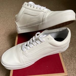 Size 7.5- VANS CLASSIC TUMBLE OLD SKOOL